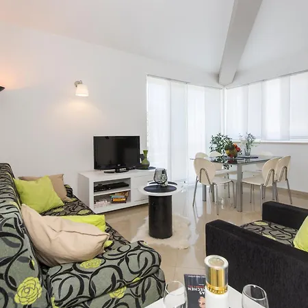 Adorable Holiday House Lilla-With Pool-Near Old Town Labin Labin  Zewnętrze zdjęcie