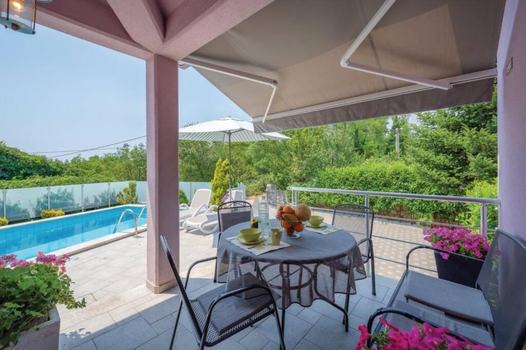 Adorable House Lilla-with Pool-near Old Town Labin * Labin (Istria)