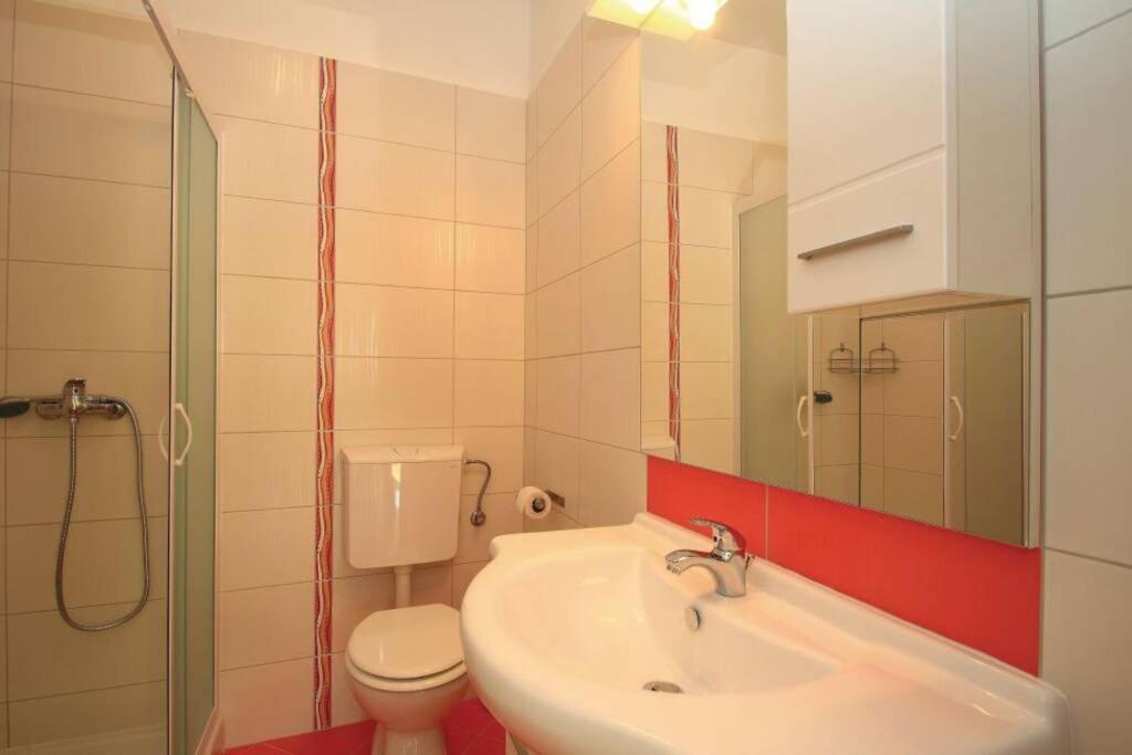 Adorable House Lilla-with Pool-near Old Town Labin Holiday home